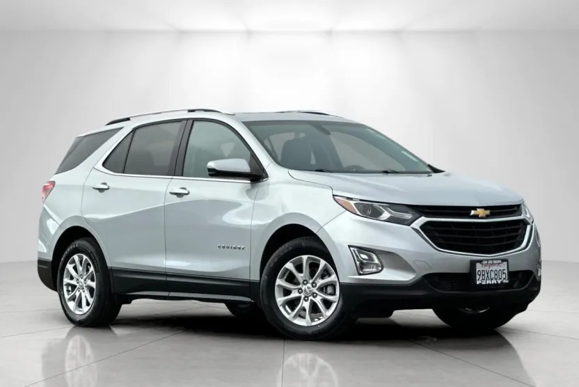 2018 Chevrolet Equinox LT photo 1