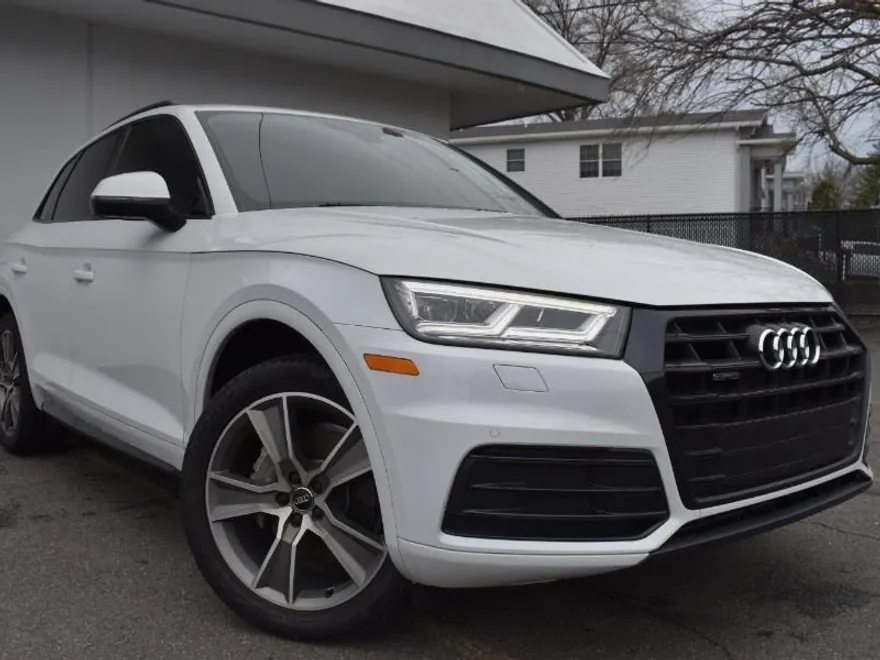 2019 Audi Q5 Premium Plus photo 1