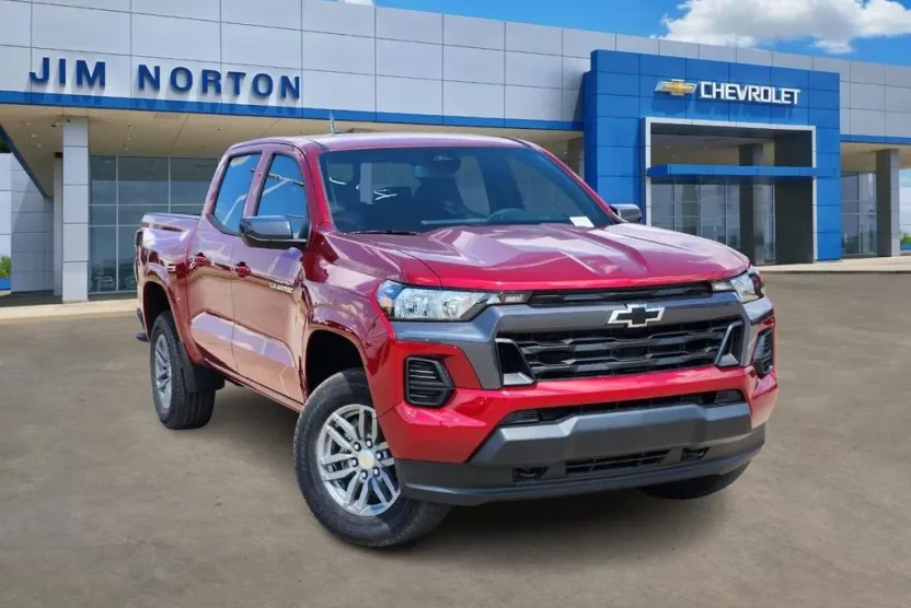 2026 Chevrolet Colorado LT photo 1