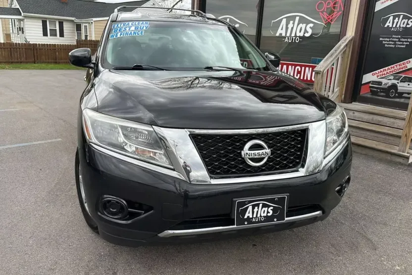 2016 Nissan Pathfinder photo 1