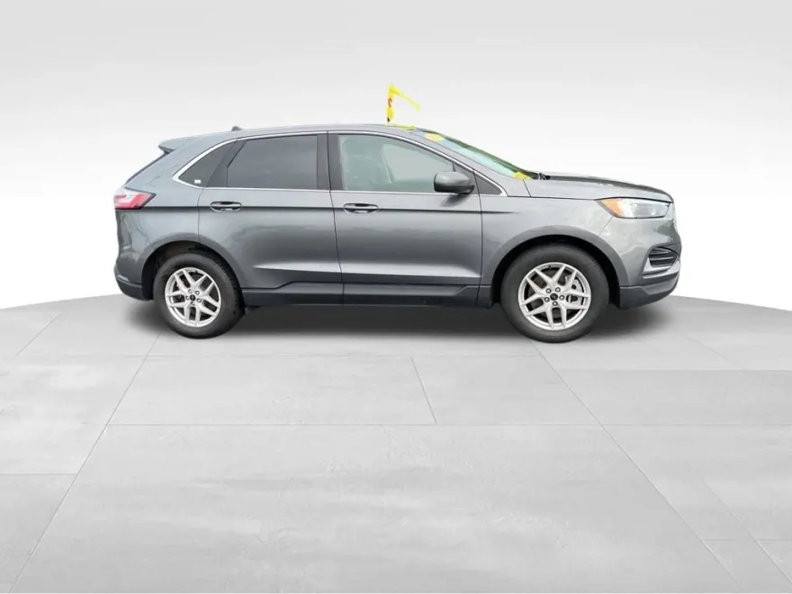2024 Ford Edge SEL photo 1