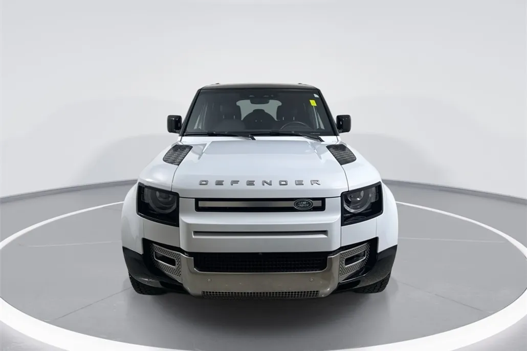 2023 Land Rover Defender SE photo 1