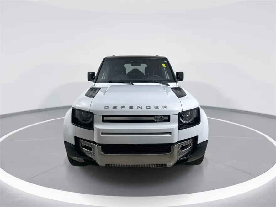 2023 Land Rover Defender SE photo 1
