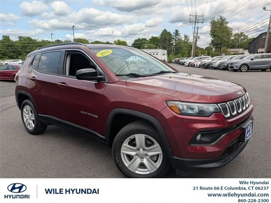 2022 Jeep Compass Latitude photo 1