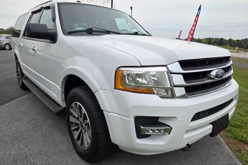 2017 Ford Expedition EL XLT photo 1