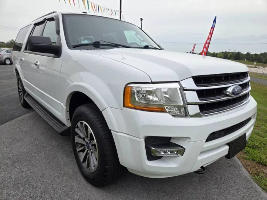 2017 Ford Expedition EL XLT photo 1
