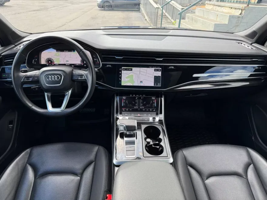 2022 Audi Q7 45 Premium Plus photo 1