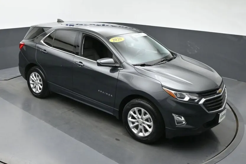 2020 Chevrolet Equinox LT photo 1