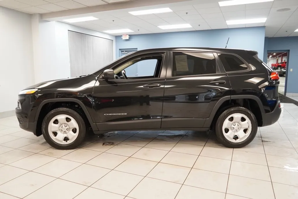 2016 Jeep Cherokee Sport photo 1