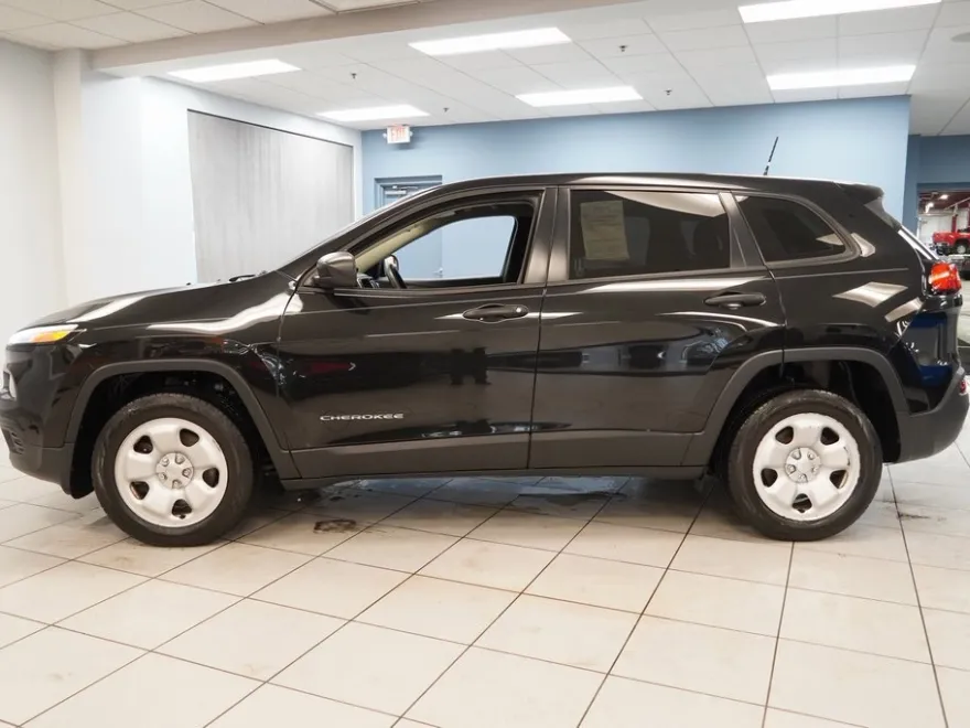 2016 Jeep Cherokee Sport photo 1