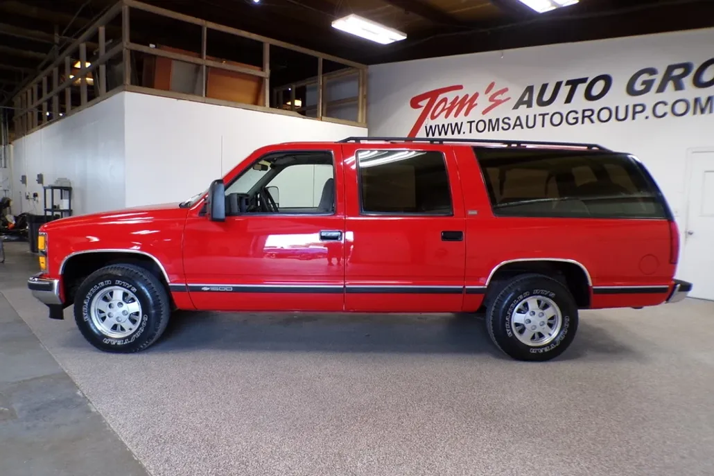 1993 Chevrolet Suburban photo 1