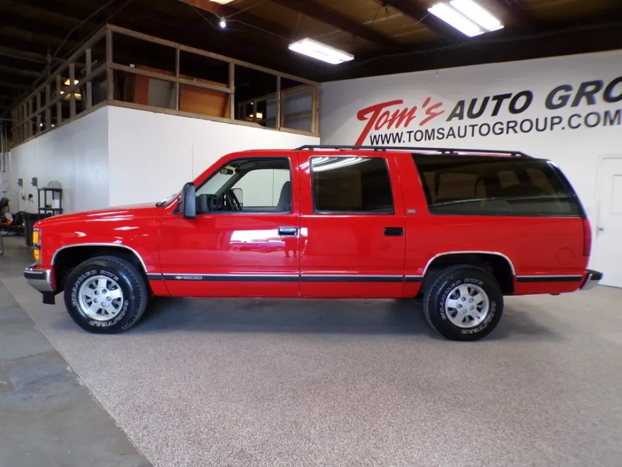 1993 Chevrolet Suburban photo 1