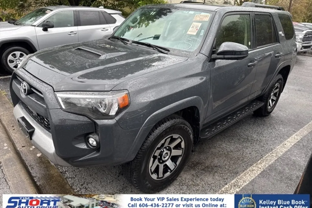 2024 Toyota 4Runner TRD Off-Road photo 1