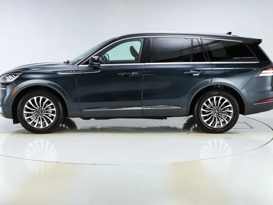 2023 Lincoln Aviator Reserve photo 1