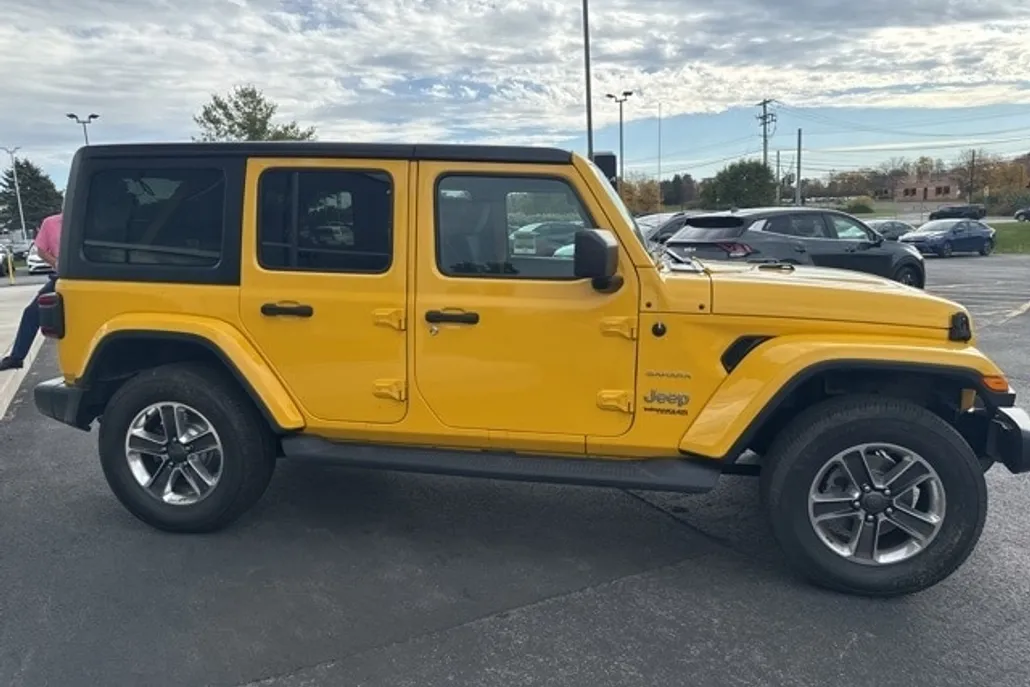 2020 Jeep Wrangler Unlimited Sahara photo 1