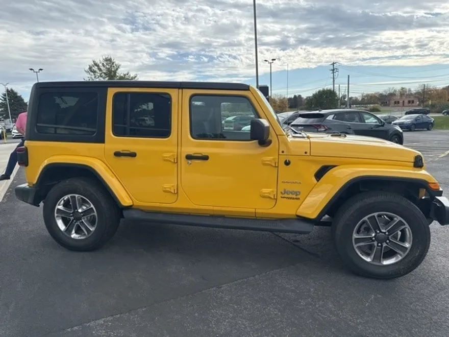 2020 Jeep Wrangler Unlimited Sahara photo 1