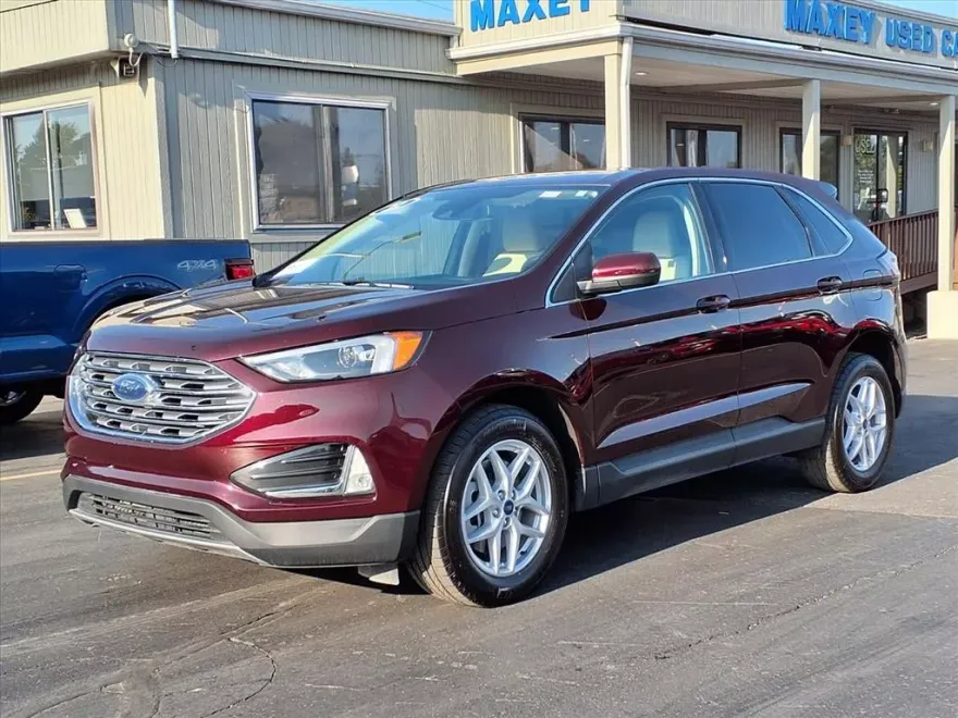 2022 Ford Edge SEL photo 1