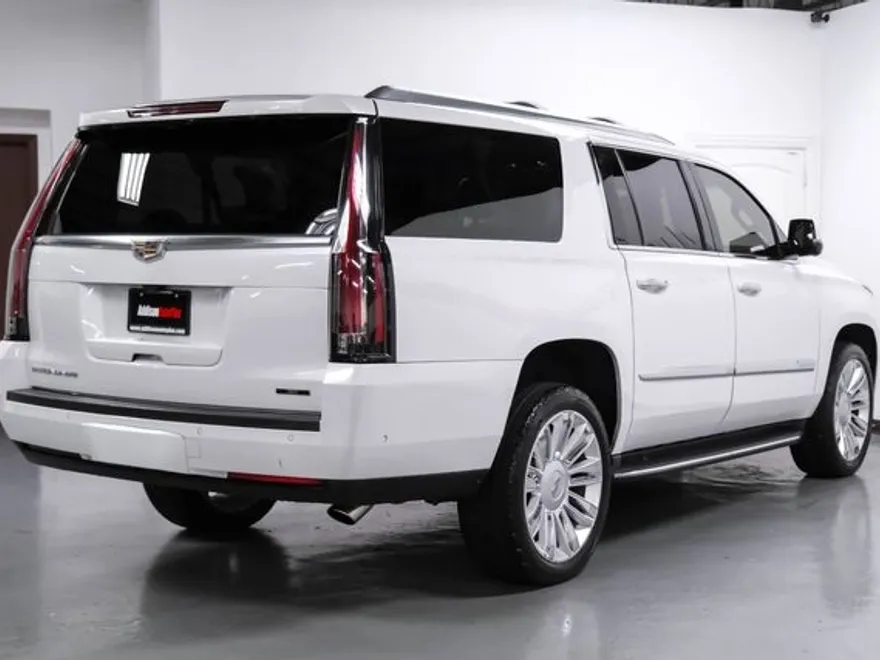 2019 Cadillac Escalade ESV Luxury photo 12