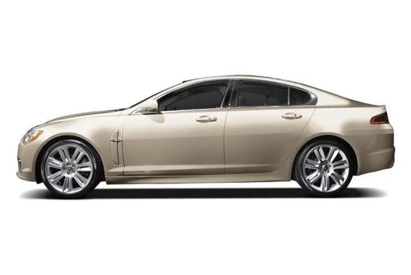 2010 Jaguar XF Luxury photo 1
