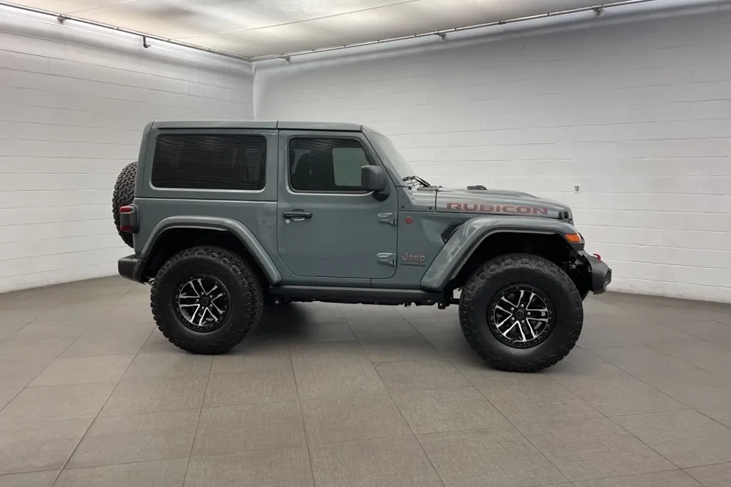 2025 Jeep Wrangler Rubicon photo 1