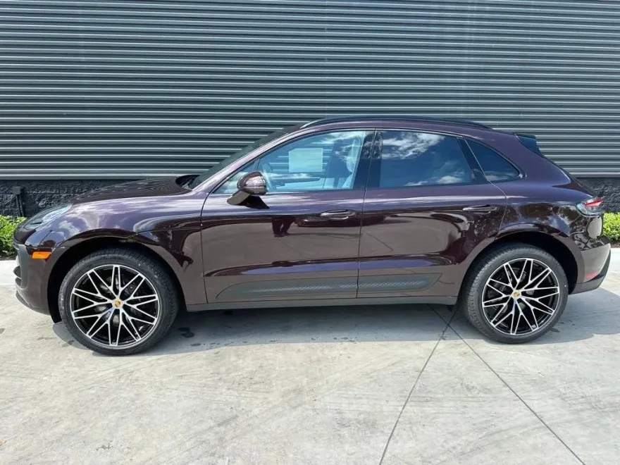2025 Porsche Macan T photo 1
