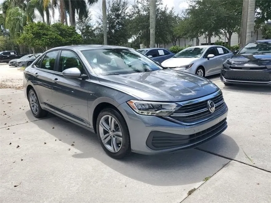 2024 Volkswagen Jetta SE photo 1
