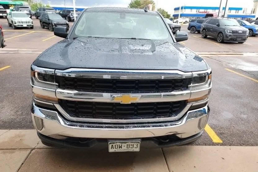 2017 Chevrolet Silverado 1500 photo 1