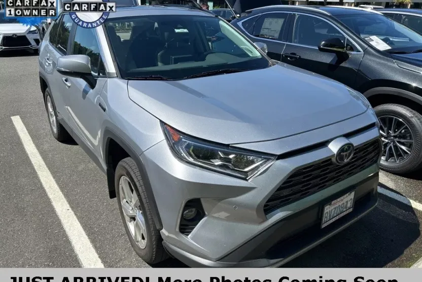2020 Toyota RAV4 Hybrid Limited photo 1