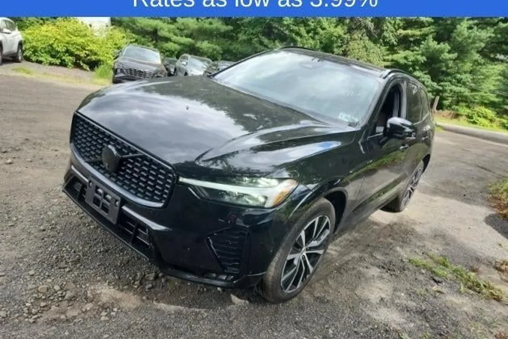 2024 Volvo XC60 B5 Plus photo 1
