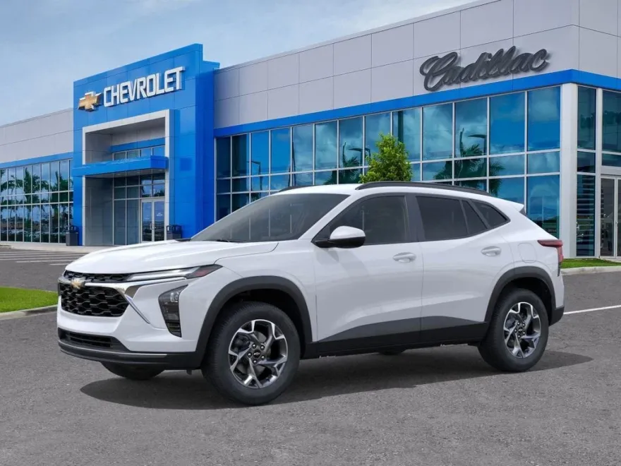 2025 Chevrolet Trax LT photo 1