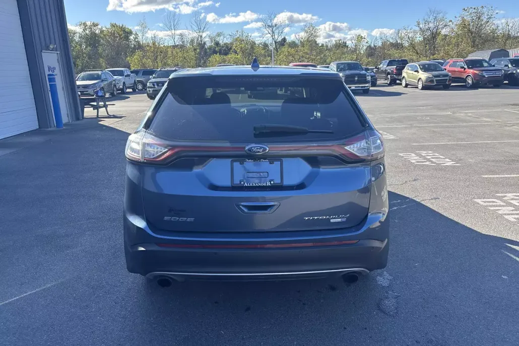 2018 Ford Edge Titanium photo 1