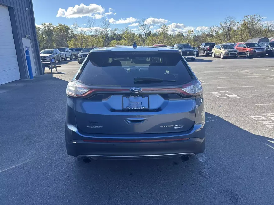 2018 Ford Edge Titanium photo 1