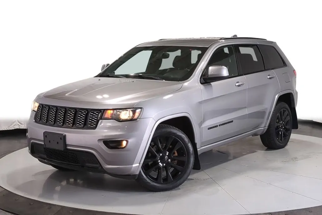 2017 Jeep Grand Cherokee Altitude photo 1