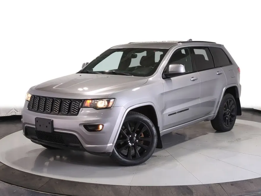2017 Jeep Grand Cherokee Altitude photo 1