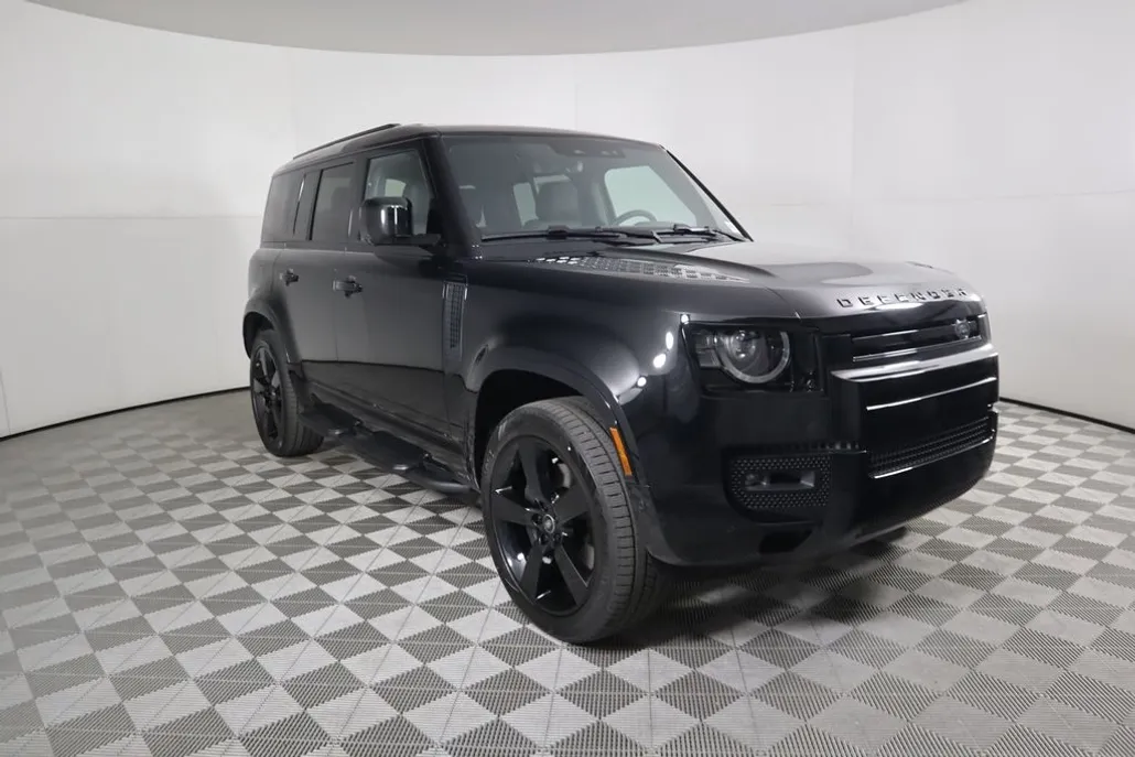 2025 Land Rover Defender 110 X-Dynamic SE photo 1