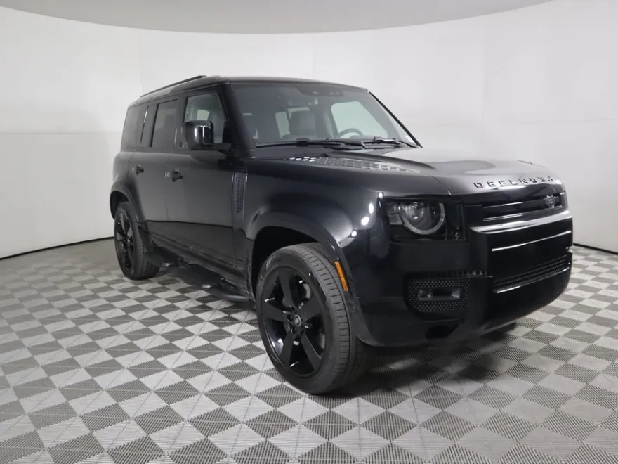2025 Land Rover Defender 110 X-Dynamic SE photo 1