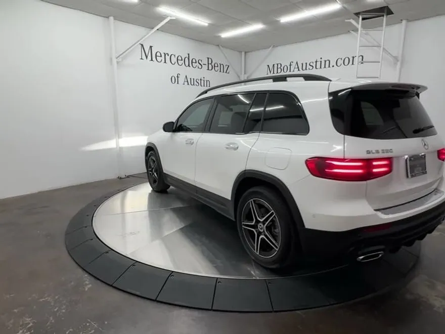 2025 Mercedes Benz GLB 250 photo 1