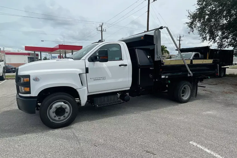 2023 Chevrolet Silverado 5500HD Work Truck photo 1