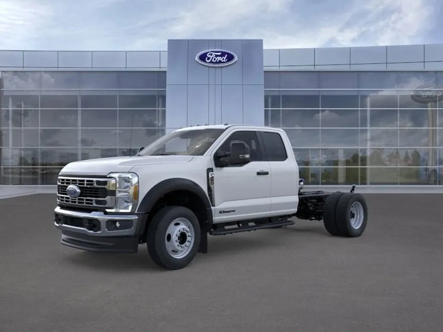 2025 Ford F-450 photo 1