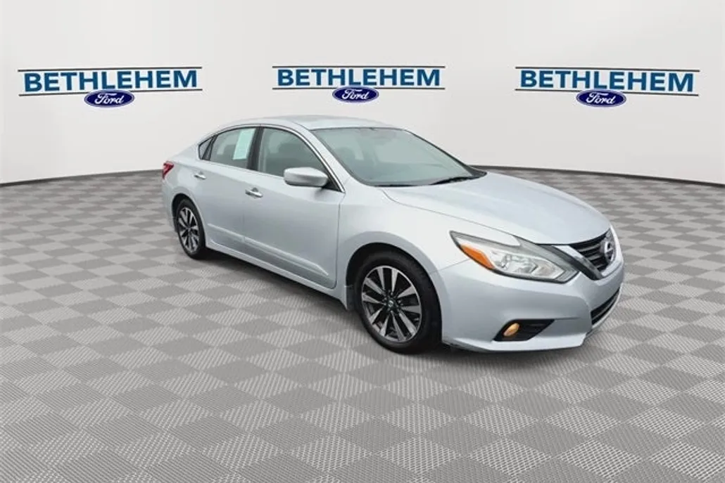 2016 Nissan Altima 2.5 SV photo 1