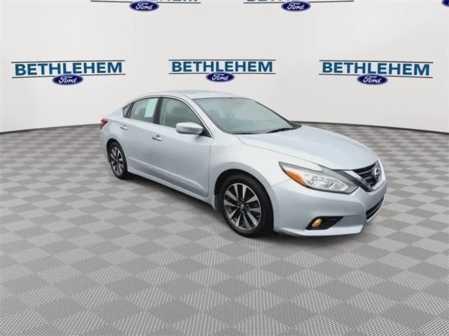 2016 Nissan Altima 2.5 SV photo 1