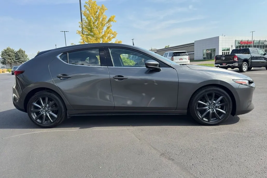 2021 Mazda Mazda3 Premium Hatchback photo 1