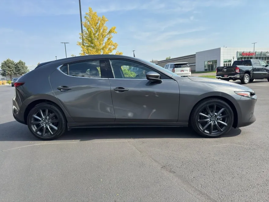 2021 Mazda Mazda3 Premium Hatchback photo 1