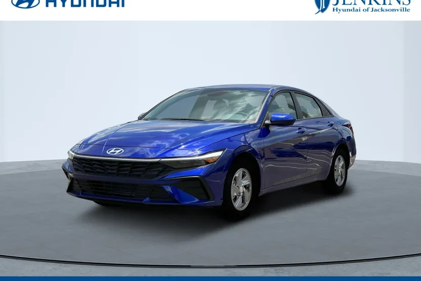 2025 Hyundai Elantra SE photo 1