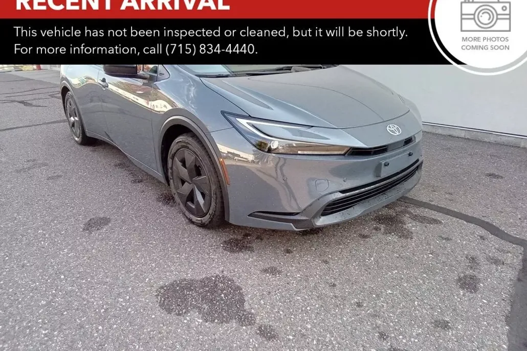 2024 Toyota Prius LE photo 1