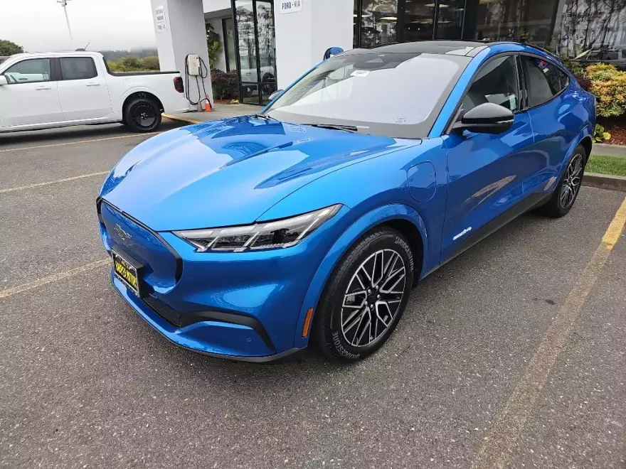 2025 Ford Mustang Mach-E Premium photo 1