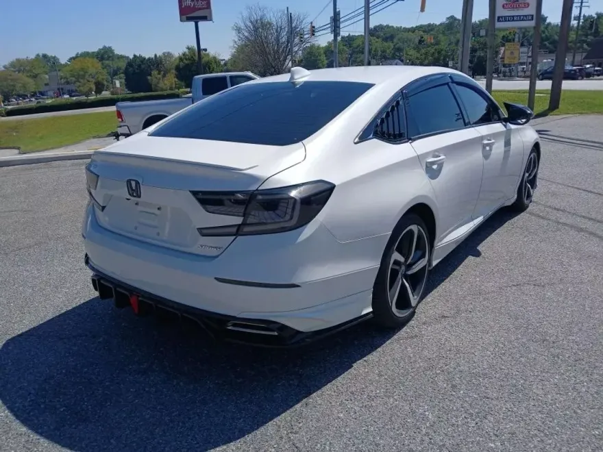 2019 Honda Accord Sport photo 1