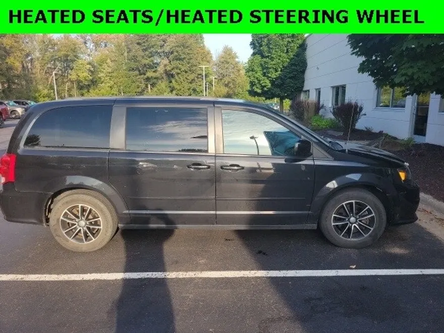 2017 Dodge Grand Caravan GT photo 1