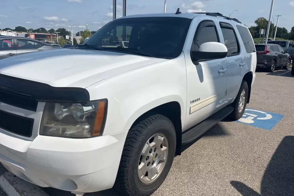 2011 Chevrolet Tahoe LS photo 1
