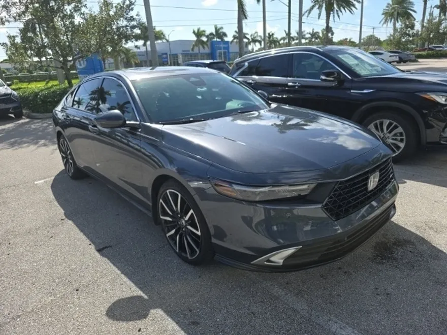 2023 Honda Accord Hybrid Touring photo 1